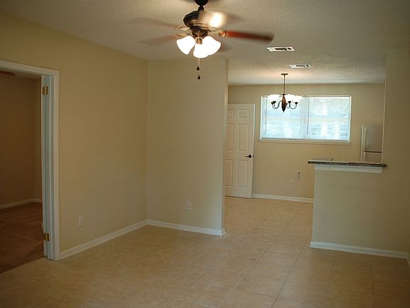 3rd image of 7045 Matthew St