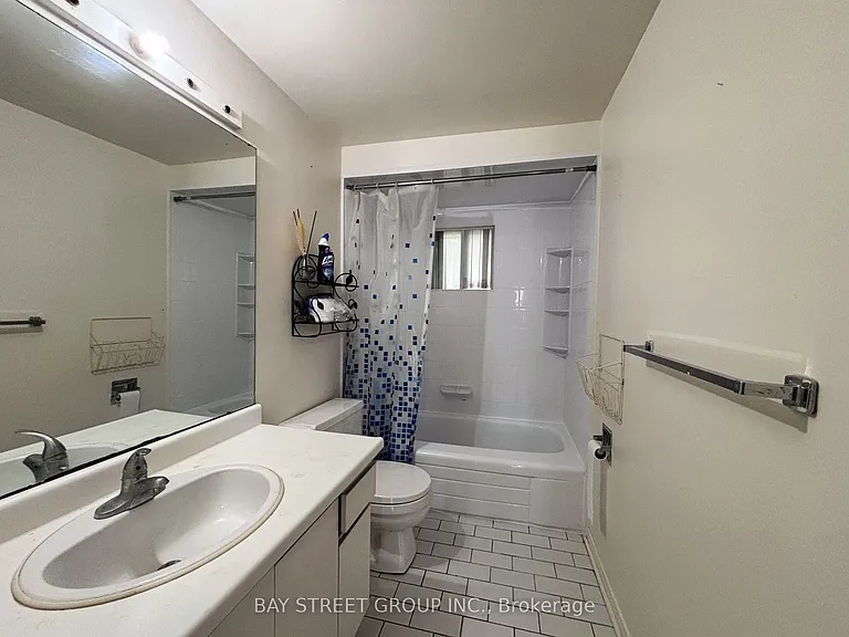 331 Green Ln — Photo 5
