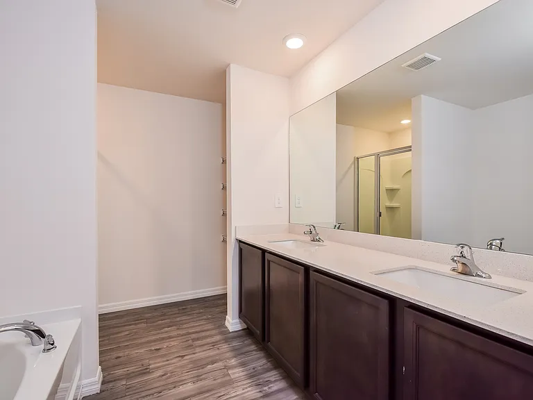 189 Blackstone Dr — Photo 10