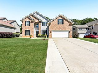 2632 Windsor Chase Dr, Matthews, NC 28105