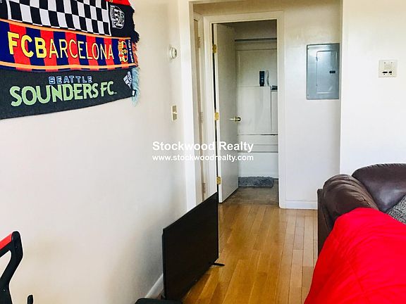 4th image of 385 Dorchester St #1C