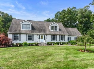 72 Mapledale Ave, Succasunna, NJ 07876