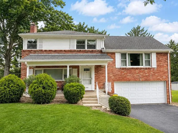 2131 Andover Dr, Dover, PA 17315