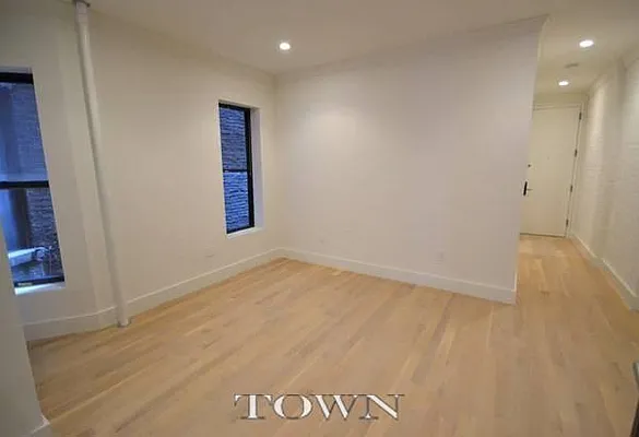 Rented by Town Residential | media 29