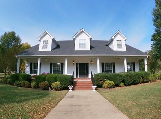 21 E Azalea Ln, Russellville, AR 72802