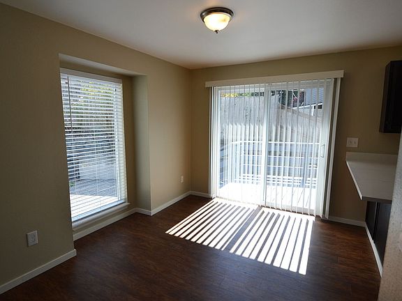 3rd image of 3240 30th St SE