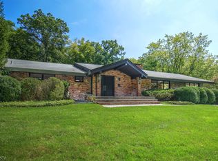 15 Coventry Rd, Livingston, NJ 07039