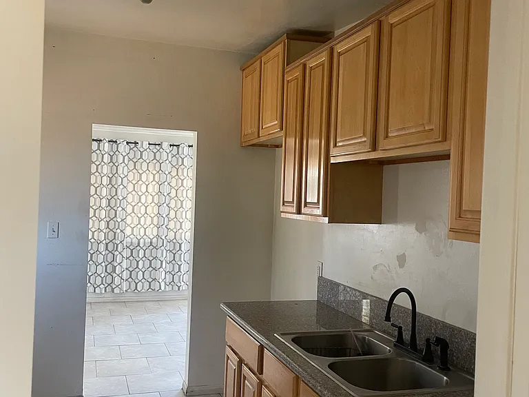 4421 Baldwin Park Blvd — Photo 4