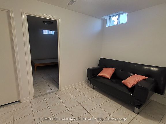 3rd image of 75 Maitland Dr