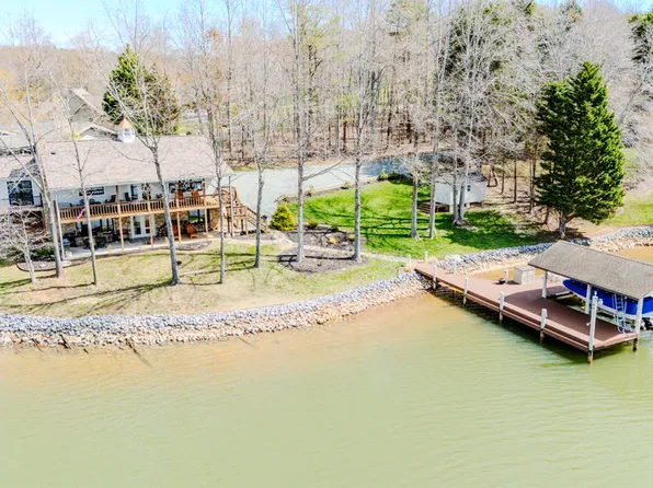 1520 Gowen Ln, Huddleston, VA 24104