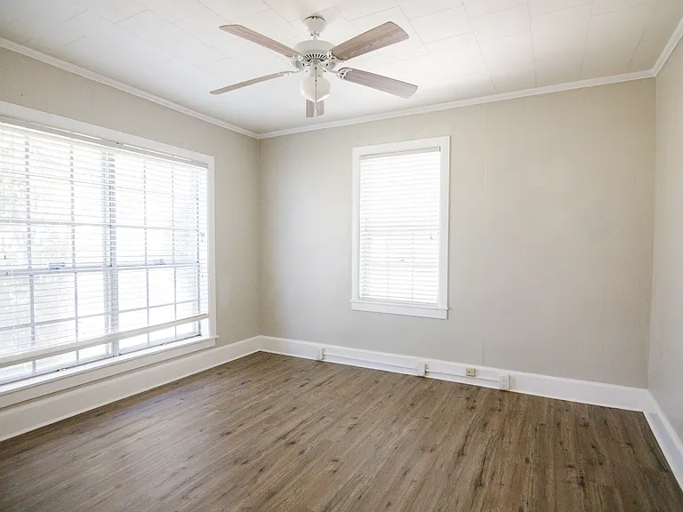 311 S Morgan Ave — Photo 12
