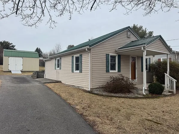 133 4th St, Dublin, VA 24084