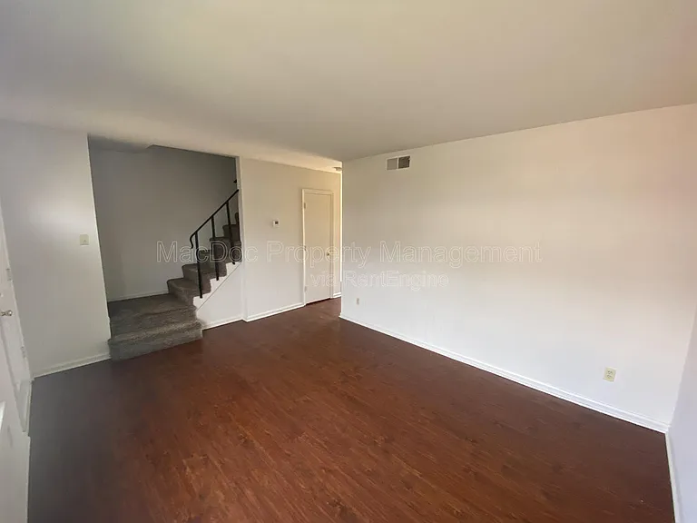 110 Hughey Ct — Photo 2