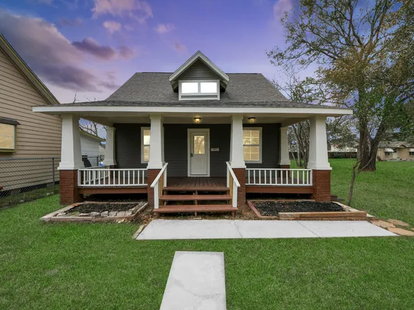 837 Fowlkes St, Sealy, TX 77474