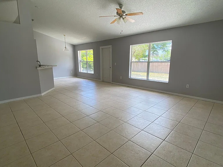 632 SE Chapman Ave — Photo 23
