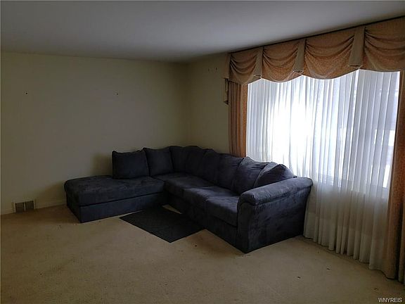 3rd image of 166 Dwyer St