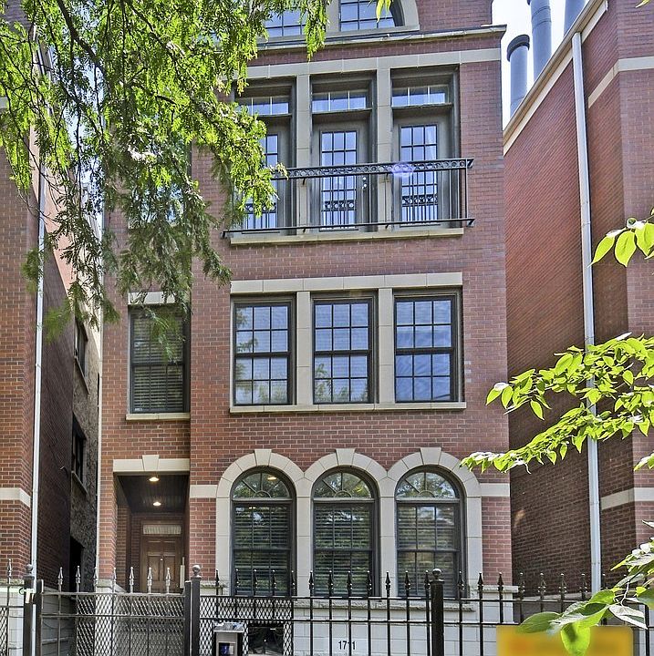 1st image of 1711 N Larrabee St #1