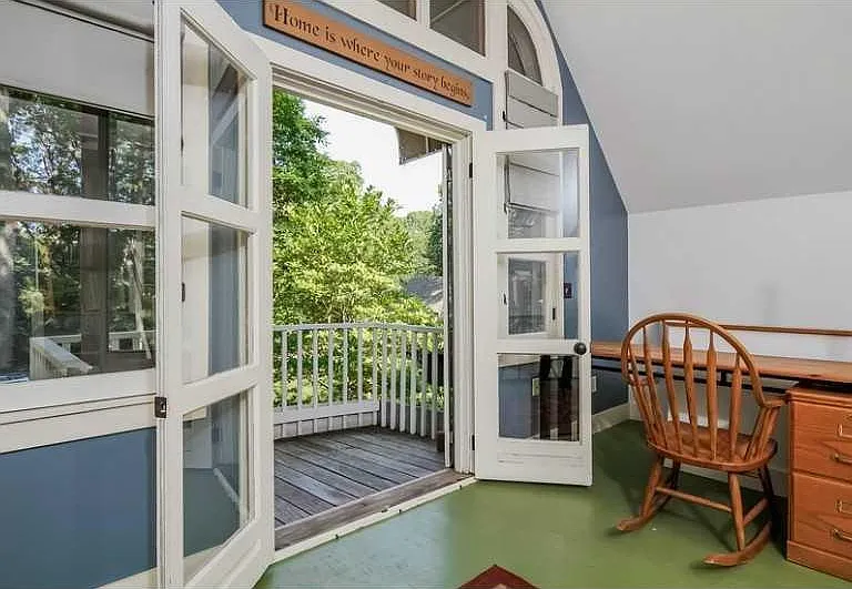 49 Sanford Ave — Photo 11