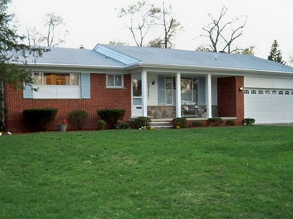 Brick w/ Aluminum trim