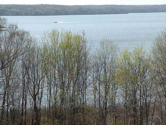 3rd image of 525 Damon Ln