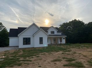 2360 Circle Dr, O'Fallon, MO 63368