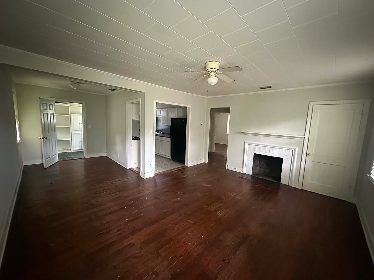 Building Photo - 5209 Brentwood Ln