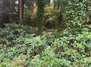 156 Harlech Rd, Qualicum Beach, BC V9K1G9