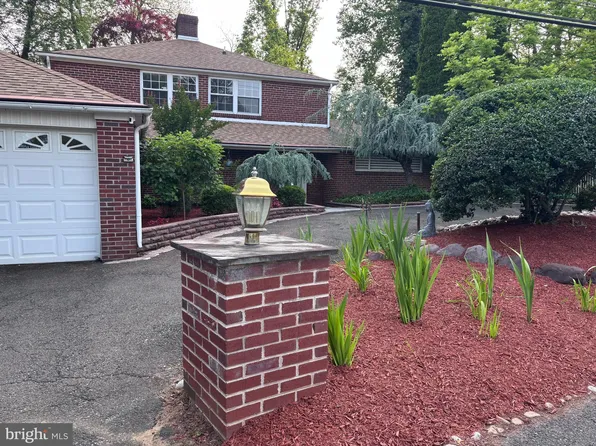 20 Hidden Ln, Feasterville, PA 19053