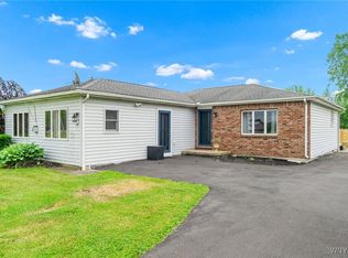 1538 Saunders Sett Rd, Lewiston, NY 14092