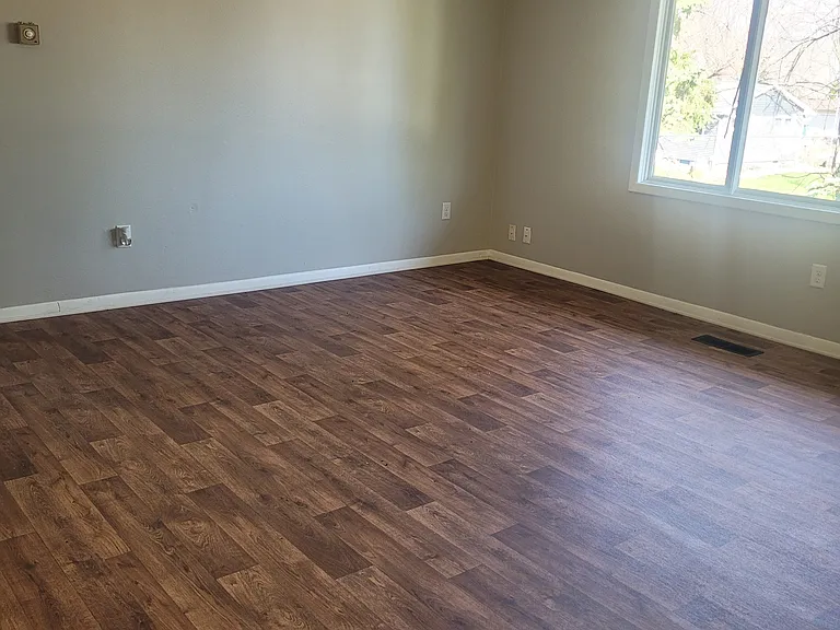 306 Larson Ct #8 — Photo 11