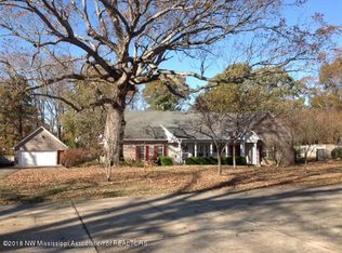 3871 Robertson Gin Rd, Hernando, MS 38632