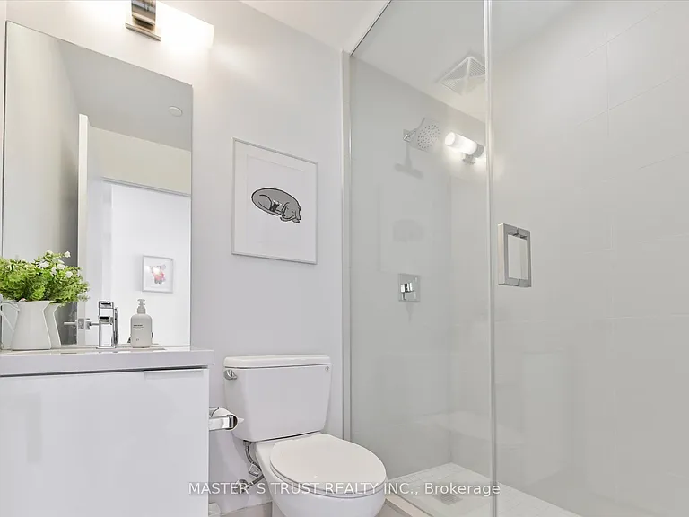 8 Eglinton Ave E #Penthouse 5801 — Photo 26