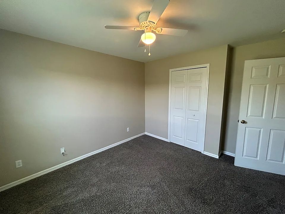 1st image of 621 SW 304th St