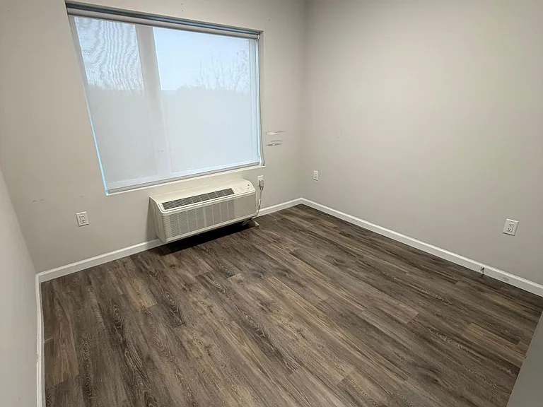 315 Lake St #402A — Photo 4