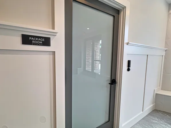 1305 Hyde Park Apartments, 1305 Hyde Park Ave #Dd4cd40da, Hyde Park, MA 02136