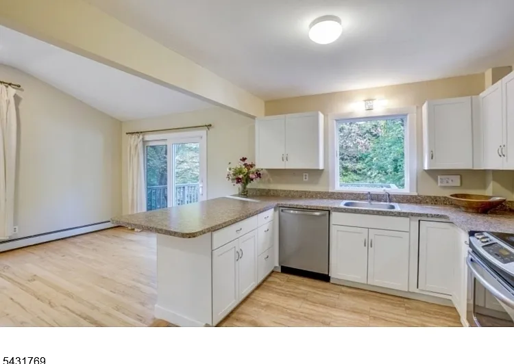 67 River Rd — Photo 4