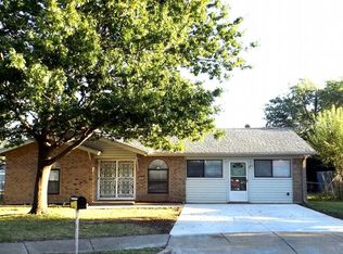 200 Mountain Ct, Irving, TX 75062