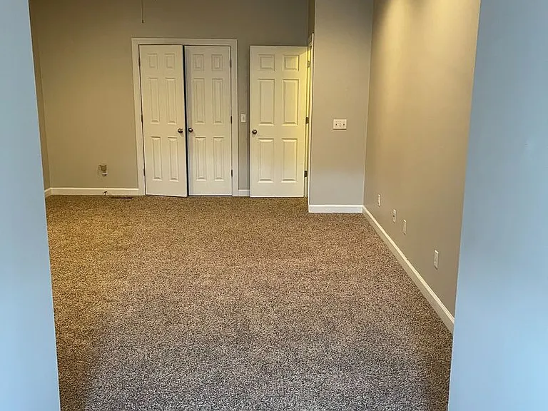 310 Stratford Dr — Photo 16
