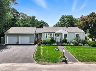 54 Novelty Rd, Warwick, RI 02889
