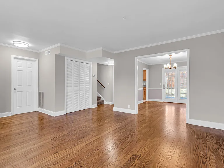 217 Westfield Dr — Photo 4