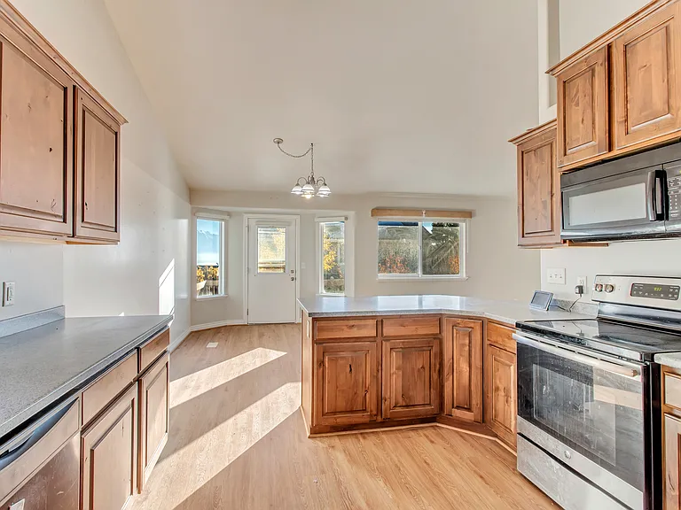 6924 N Chippewa Dr — Photo 1