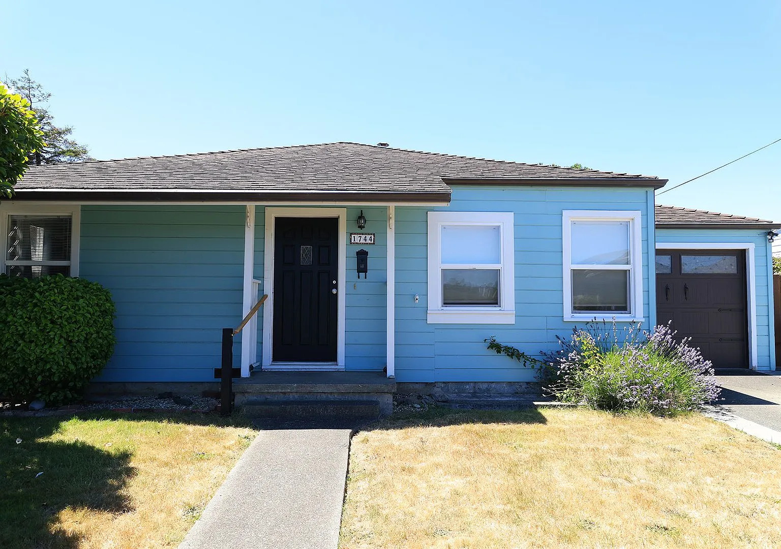 2/1 House with bonus space — Photo 1