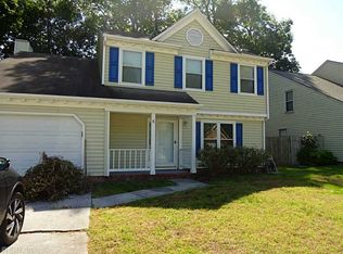 8 Pin Oak Ct, Hampton, VA 23666