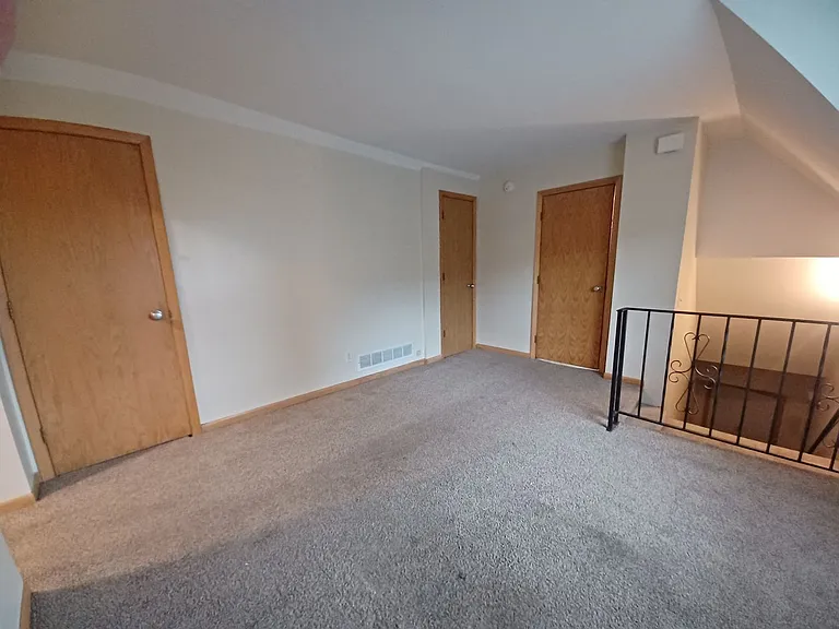 409 Fairview Ave N — Photo 9
