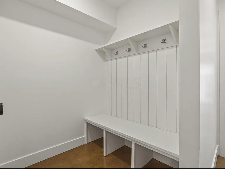 436 Broadway E — Photo 8