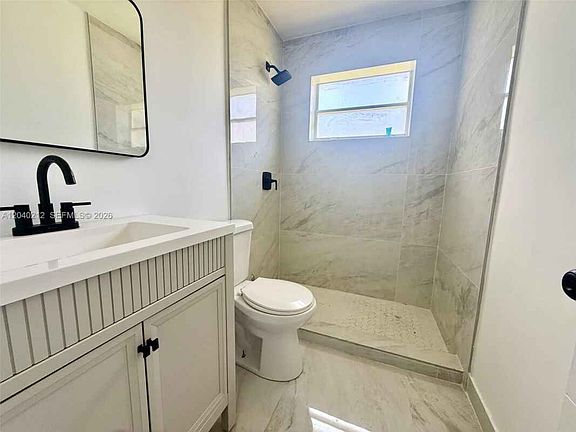 4th image of 730 SW 5th Ave