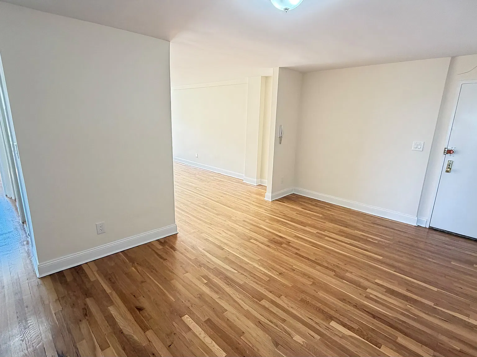 1 bed, 850 sqft, $2,800 — Photo 2