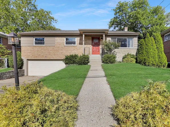 1659 Robinway Dr, Cincinnati, OH 45230