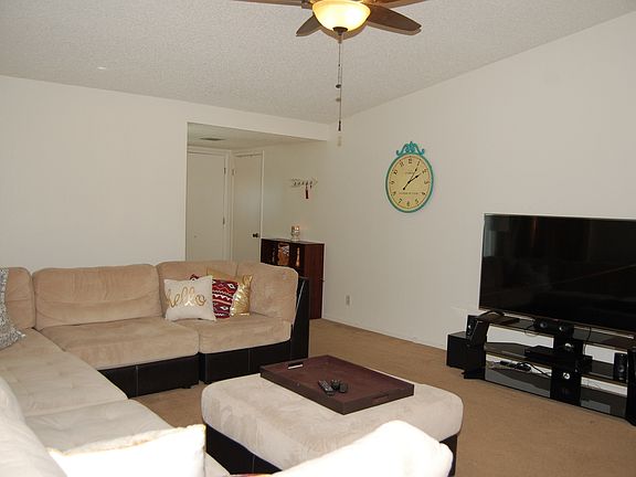 4th image of 1700 Woodtrail Dr
