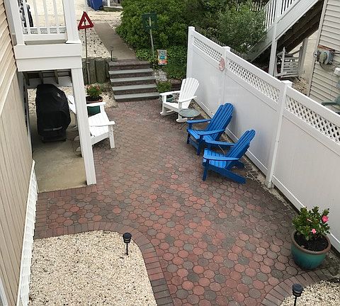 3rd image of 13611 Atlantic Ave